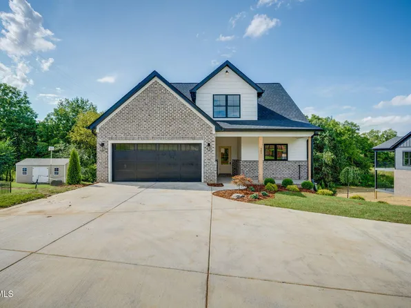 585 Carroll Creek Rd, Johnson City, TN 37601