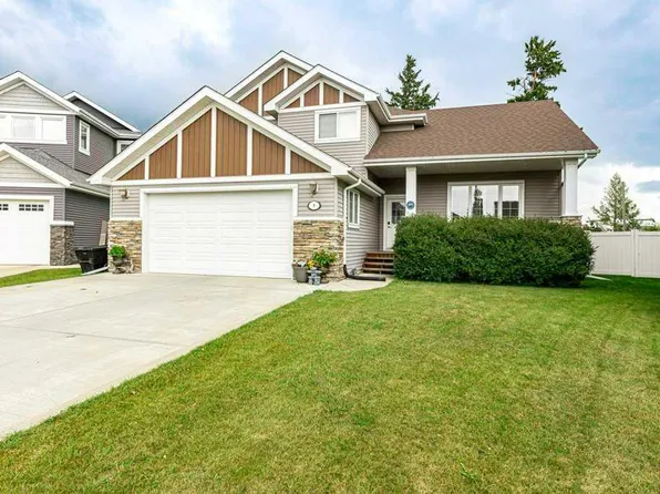 9 SW Henners Outlook, Lacombe, AB T4L 1Z3