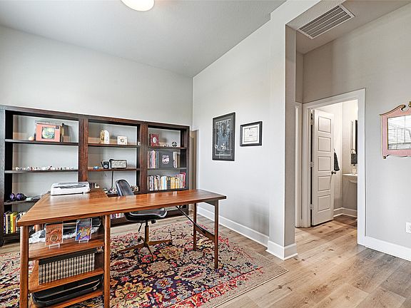 3rd image of 1809 Arbor Dr