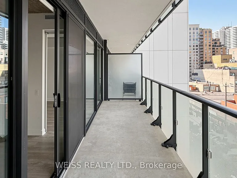 185 Roehampton Ave #520 — Photo 33