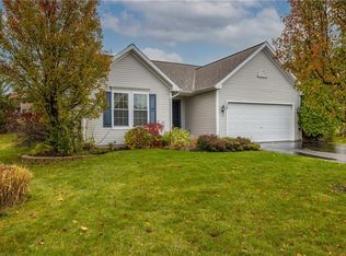 15 Charissa Run, Rochester, NY 14623