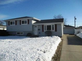 3124 99th St, Highland, IN 46322