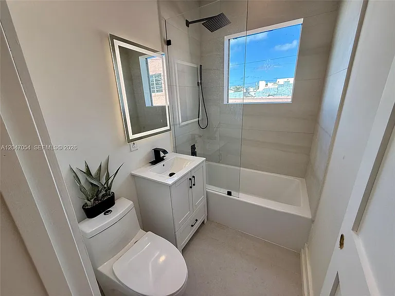 1535 West Ave #4 — Photo 18