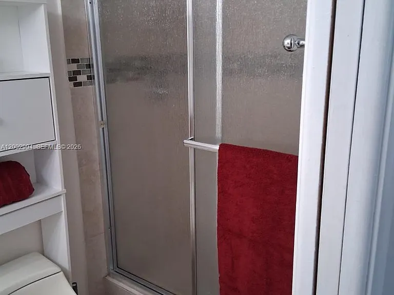 301 NE 14th Ave #202 — Photo 8