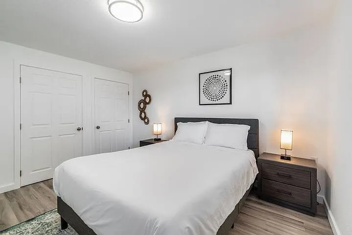 Lookout Apts — Photo 3