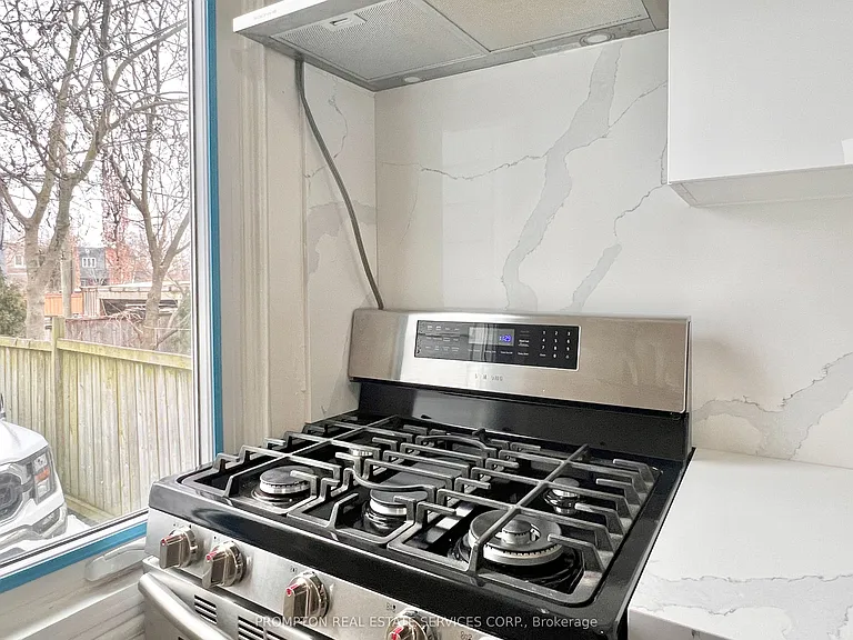 17 Winnifred Ave — Photo 18