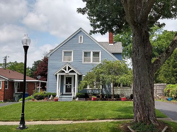 2nd image of 1735 Burbank Dr