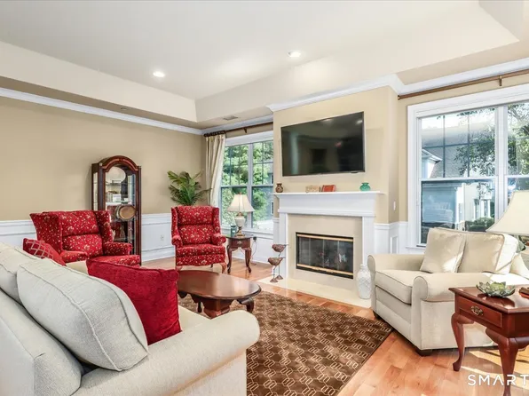 16 Franklin Court #16, Newtown, CT 06470