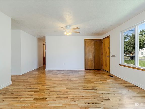 4th image of 21 W Yakima Street
