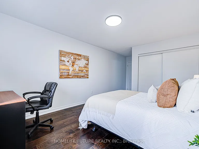 342 Laundon Ter — Photo 40