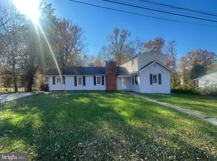 8205 Comet Dr, Fort Washington, MD 20744