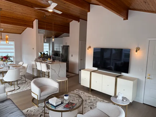 490 Undercliff Avenue image 4 of 24