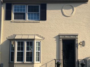 8447 Lakinhurst Ln, Springfield, VA 22152