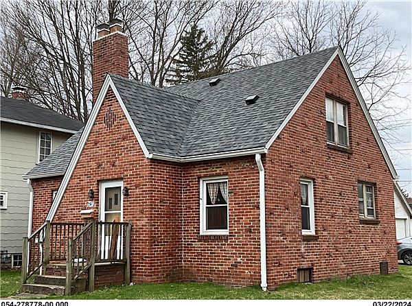1st image of 747 Maple Ave