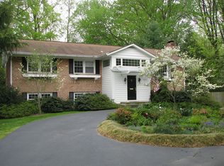2438 Caron Ln, Falls Church, VA 22043