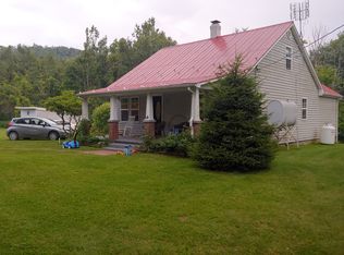 504 Happy Valley Rd SW, Floyd, VA 24091