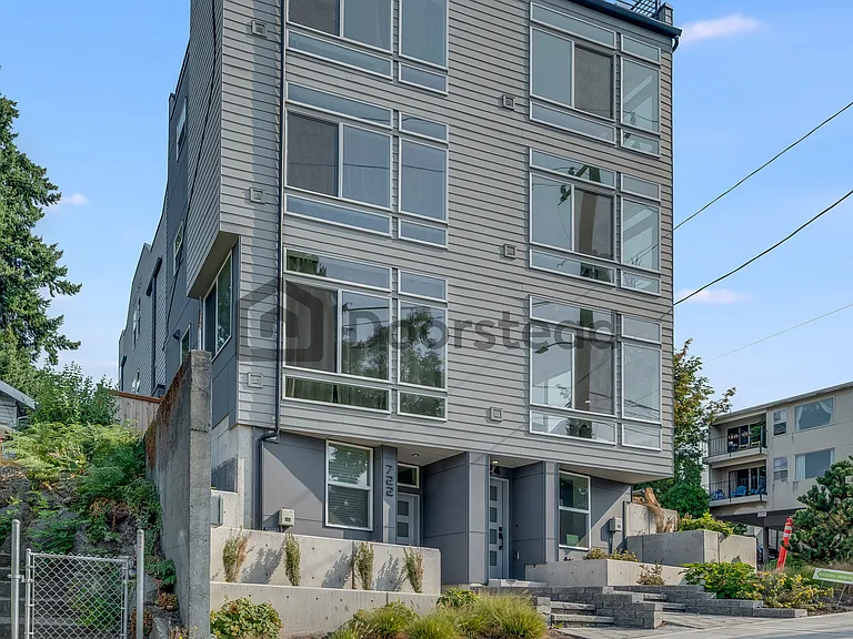 722 N 36th St — Photo 1