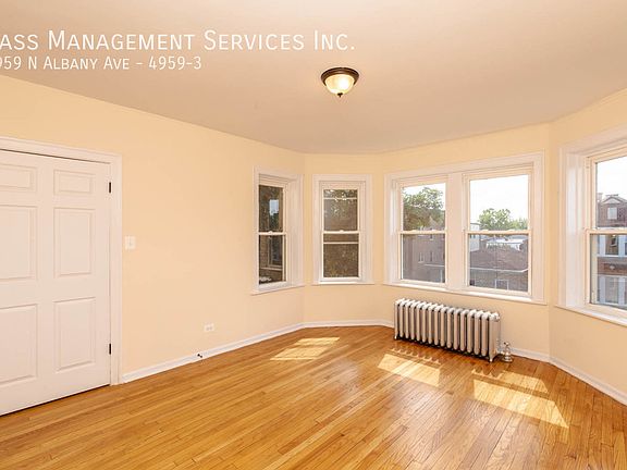 4th image of 4959 N Albany Ave #3