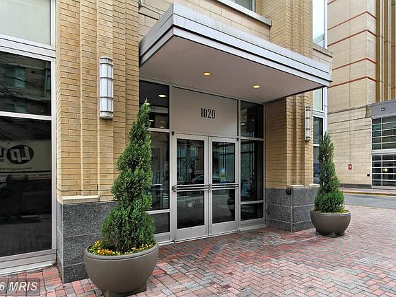 3rd image of 1020 N Highland St Unit 610