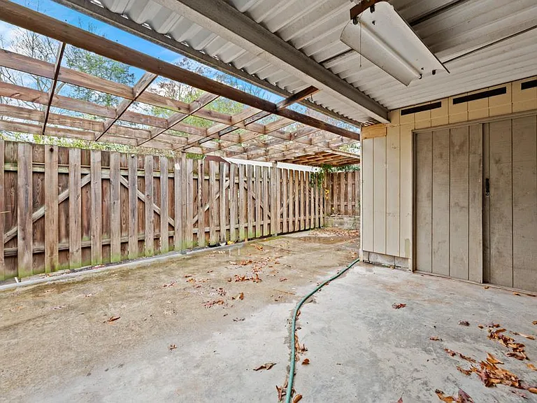 166 Northwestern Ave — Photo 25