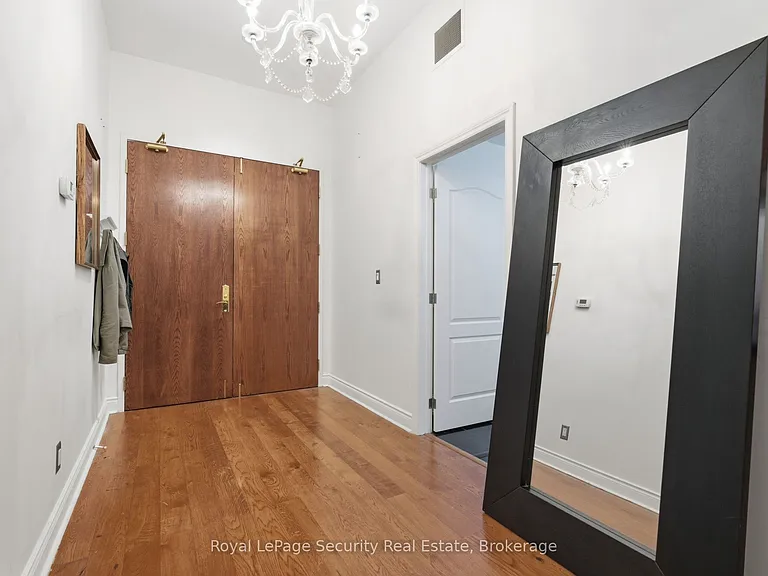 73 Richmond St W #208 — Photo 11