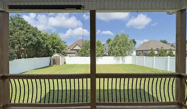 809 Carousel Ct — Photo 26