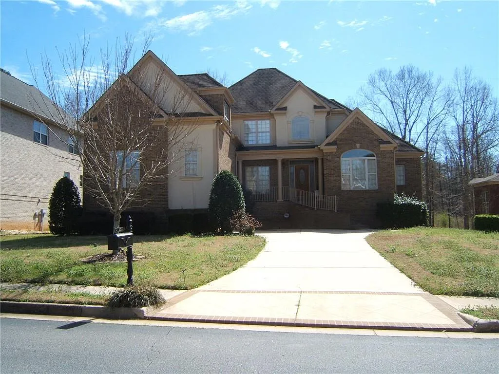 228 Langshire Dr photo 1