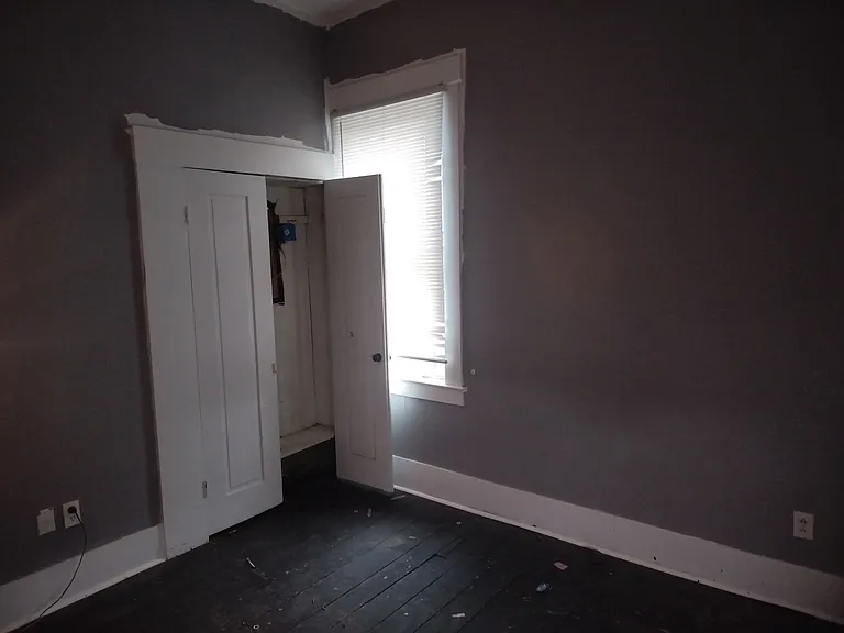 417 N Commerce St — Photo 7