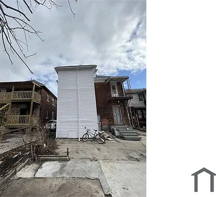 2934 Montgomery Ave — Photo 8