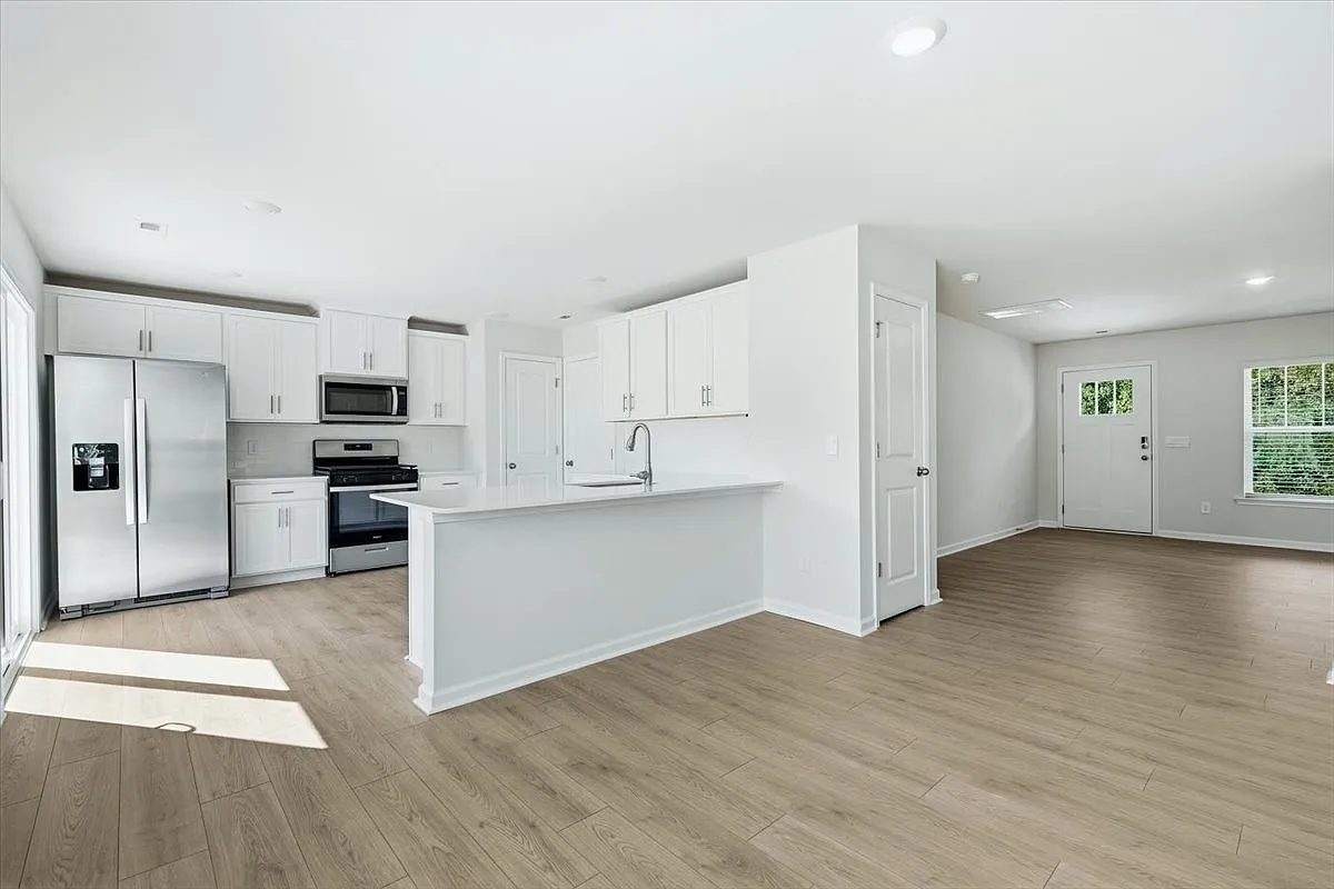 3 bed, 1518 sqft, $2,000 — Photo 4