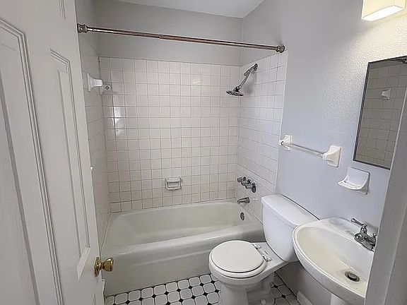 3rd image of 165 S 5th St #24