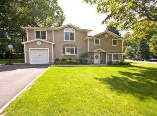 34 Glenair Ave, Waldwick, NJ 07463