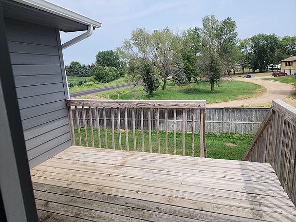 4th image of 8012 W 65th St