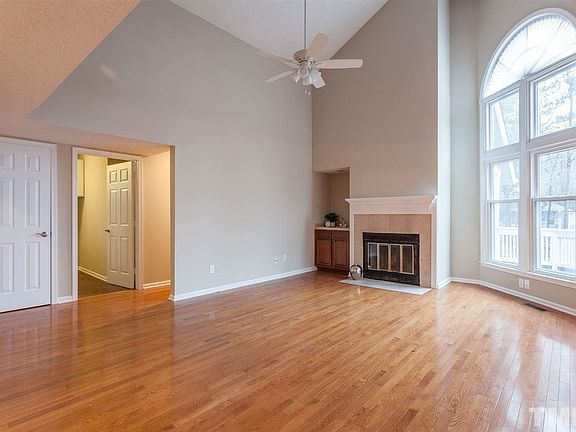 2nd image of 100 Elmwood Cir