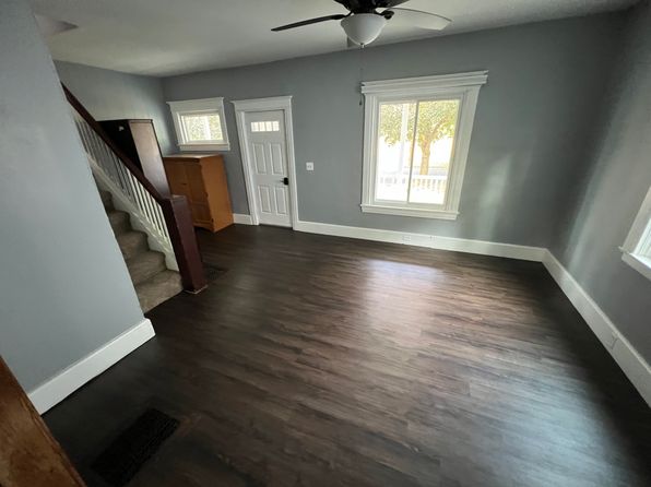 9 Peacock St APT 1