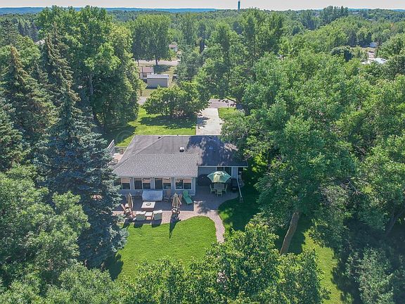 5th image of 266 Shorewood Dr