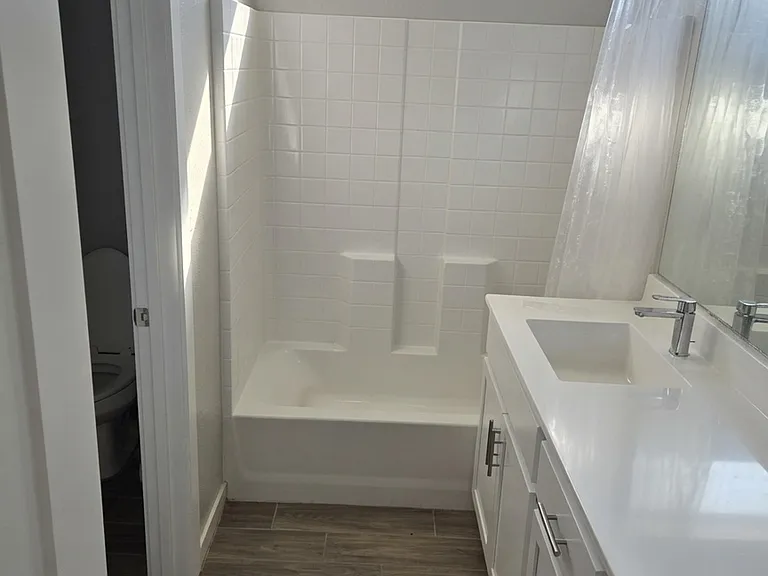 1376 E Avenida Isabela — Photo 16