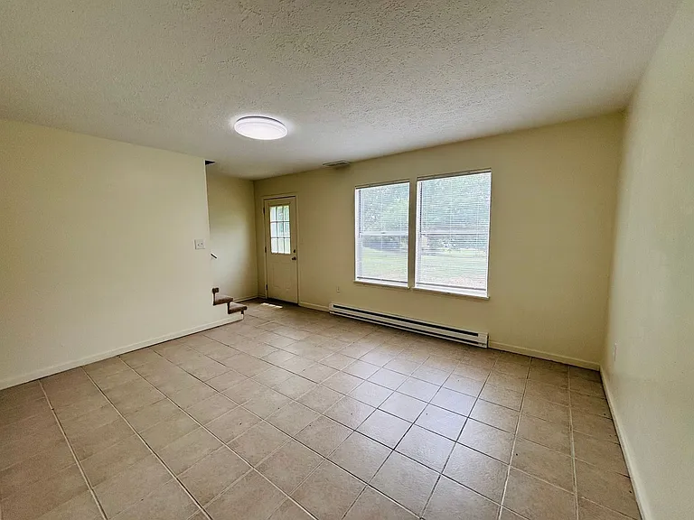 345 Wakeman Ct — Photo 7