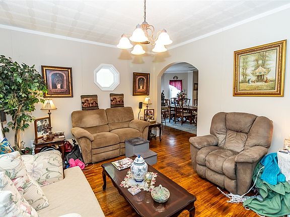5th image of 303 Washington Ave