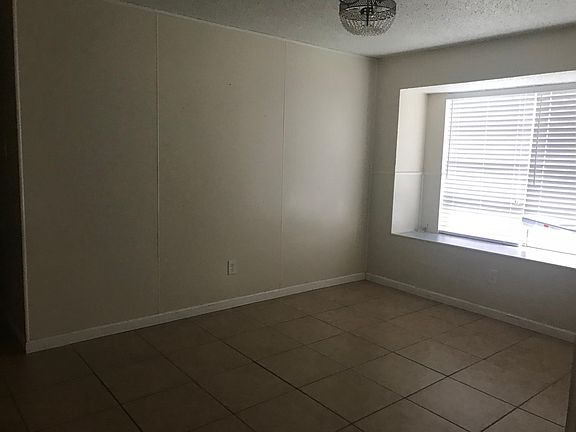 4th image of 11218 Woodway Creek Dr