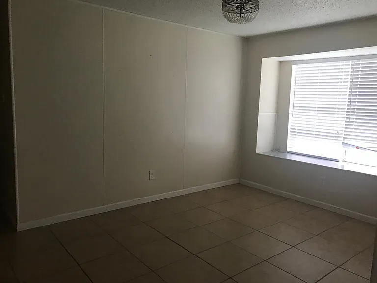 11218 Woodway Creek Dr — Photo 4
