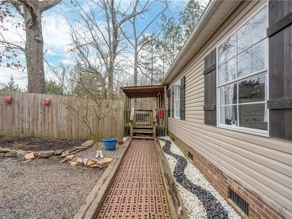 711 Styers Ferry Trl, Clemmons, NC 27012