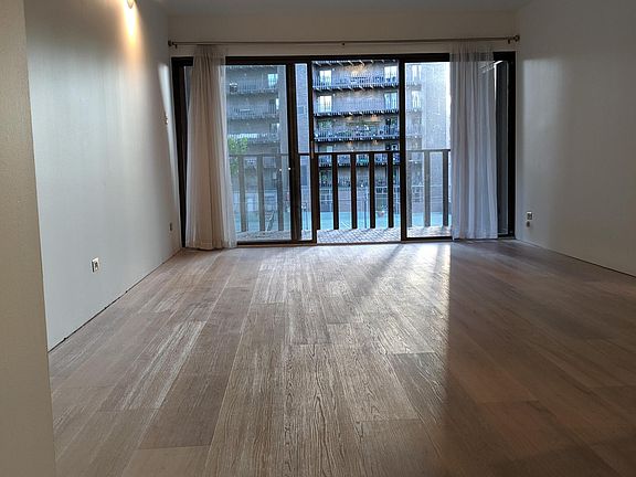 5th image of 400 S Lafayette St APT 305