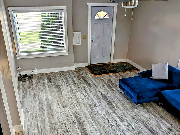 5th image of 106 Emerson Avenue