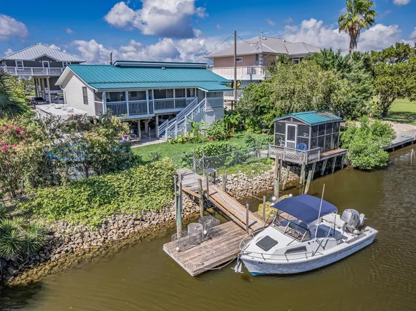 83 Gulf Breeze Dr, Crawfordville, FL 32327