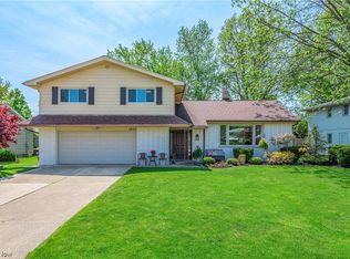 1974 Camberly Dr, Lyndhurst, OH