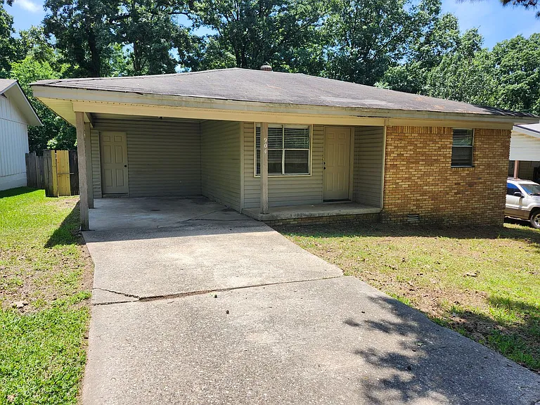 904 Sherris Ln — Photo 1
