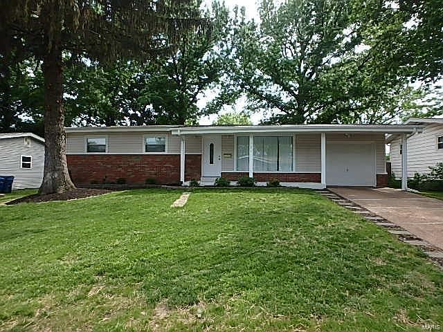 1st image of 704 Lynn Haven Ln