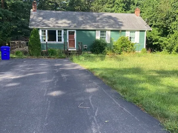 1701 County St, Taunton, MA 02780