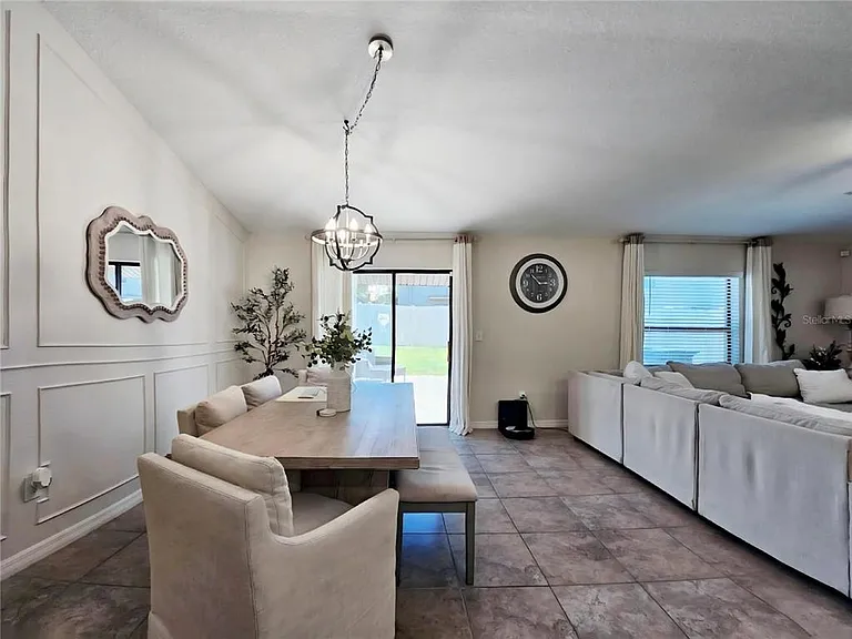 10005 Rose Petal Pl — Photo 16